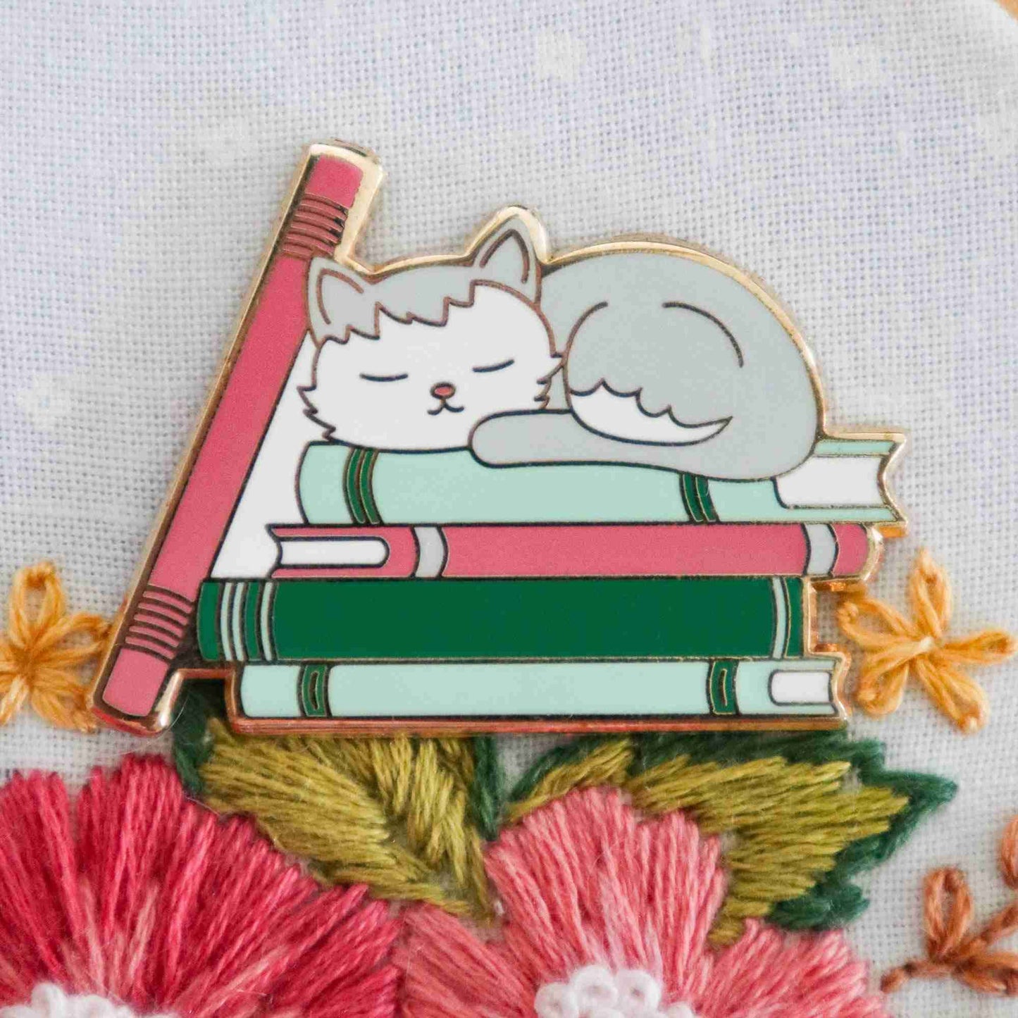 *Preorder* Bookish Cat Magnetic Needle Minder by Flamingo Toes