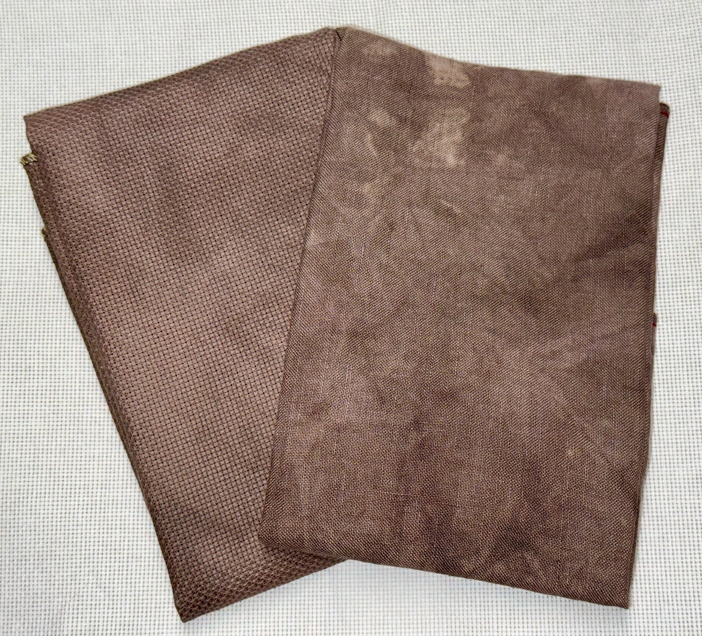 ✓ 14ct Aida: Cocoa Pod 18x27 Fat Quarter by Millennial Fabrics