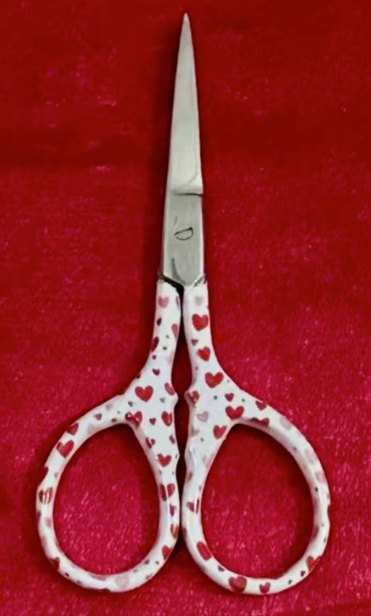 Hearts Scissors by Dinky Dyes