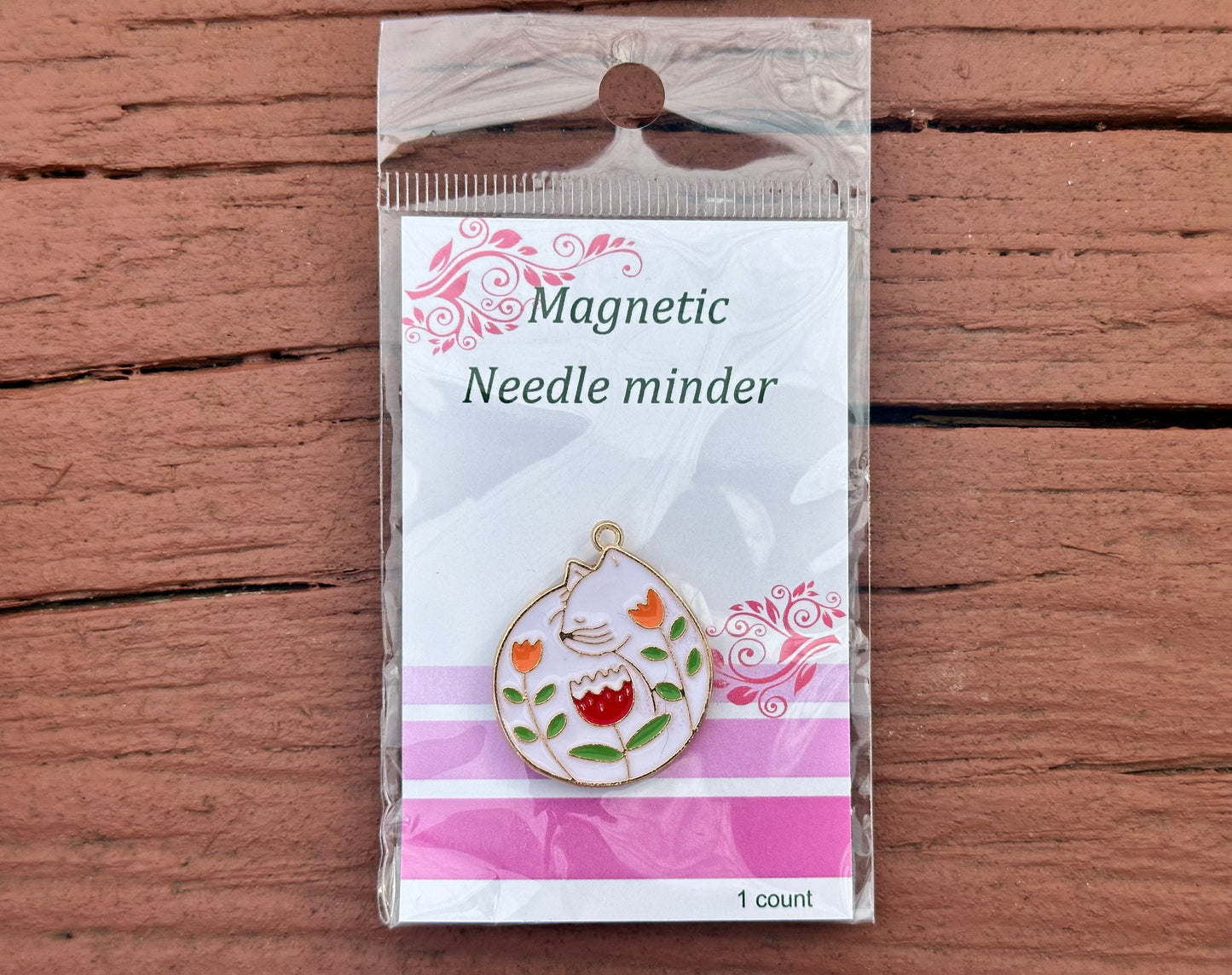 Enamel Needle Minder- White cat with flowers (Round)