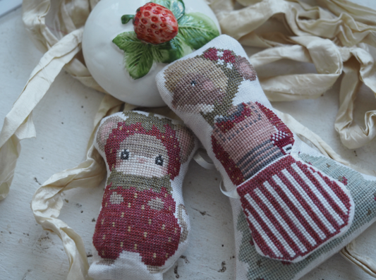 Strawberry Mouse by The Stitchery Sisters