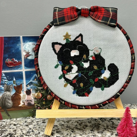 Kitty Christmas Tangle by The Stitchin' Kitten-Cross Stitch-The Stitchin' Kitten-Millennial Fabrics