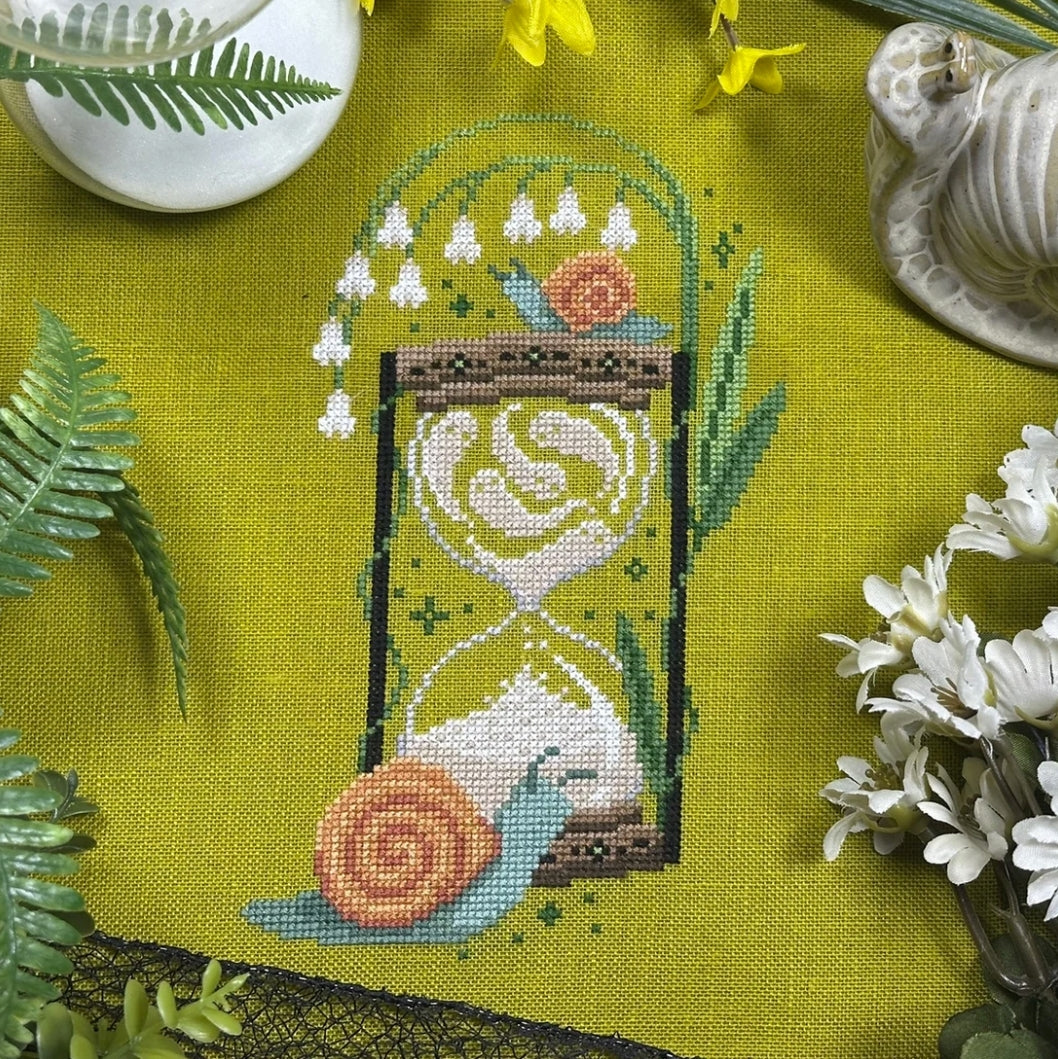 Spring Lily Snail by The Stitch Crypt