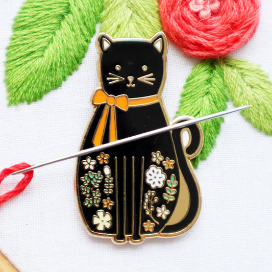 Black Cat Magnetic Needle Minder by Flamingo Toes