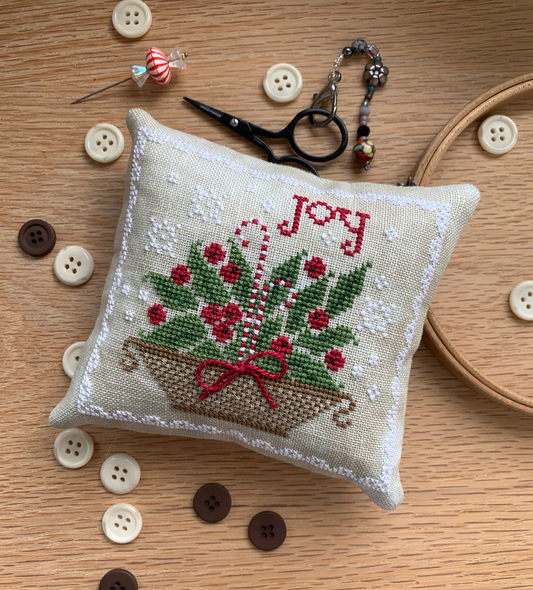 ✩Preorder✩ Holly Basket Pinkeep by Stitches by Ethel