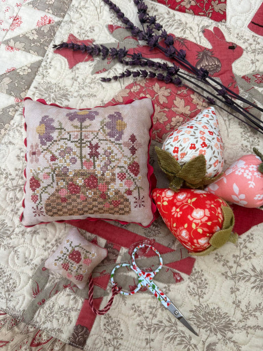 ✩Preorder✩ Strawberry Basket Pinkeep and Scissor Fob by Pansy Patch Quilts and Stitchery
