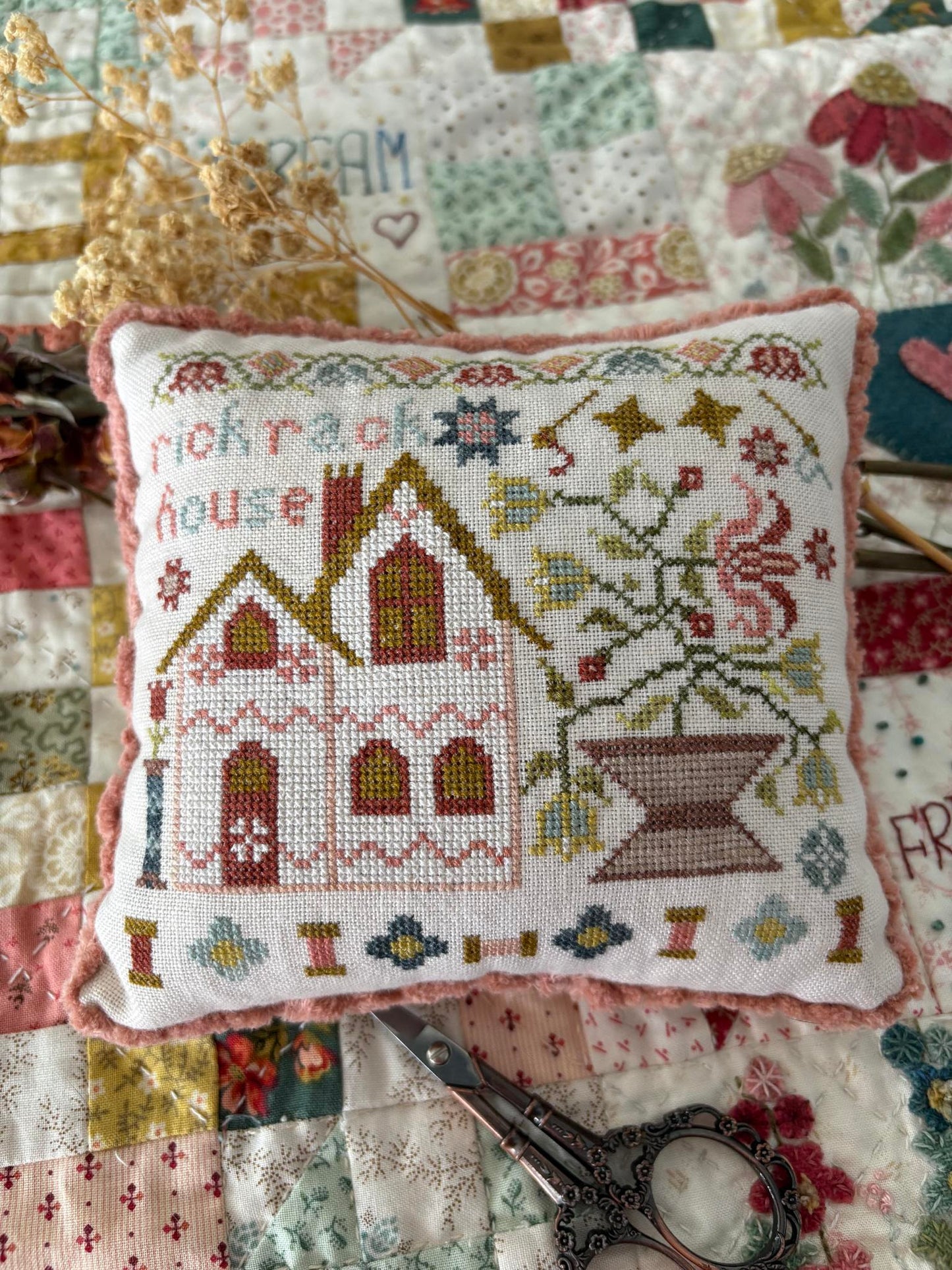 The Houses on Stitchery Lane #2 The Rick Rack House by Pansy Patch Quilts and Stitchery