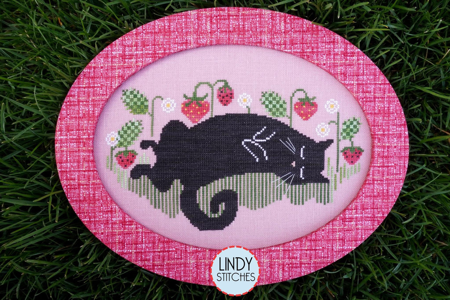 ✓ Strawberry Naps by Lindy Stitches