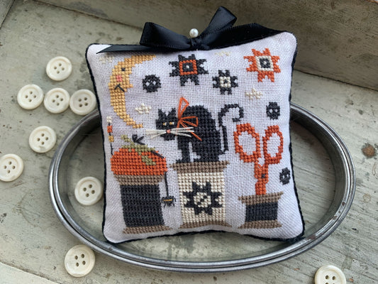 Halloween Spools Pinkeep by Stitches by Ethel