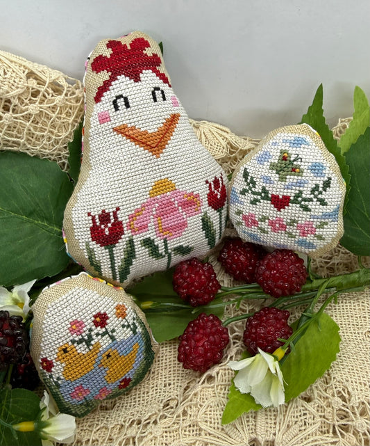 Hen and Eggs (Mommy and cubs series) by Romy's Creations