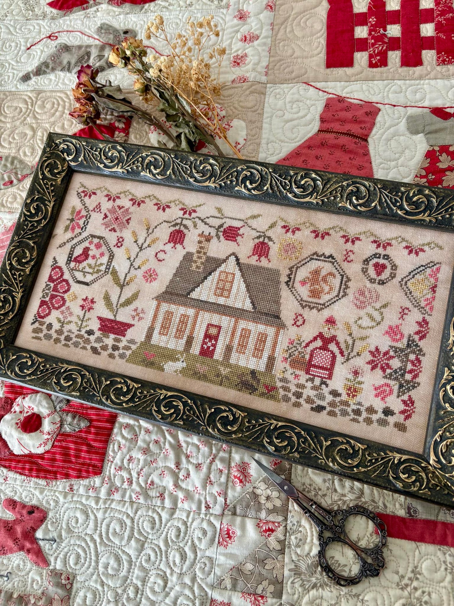 Quaker Farmhouse by Pansy Patch Quilts and Stitchery
